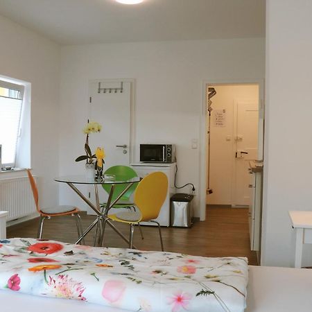 Helles Apartment Fuer 1-2 Pers. Mit Parkplatz Und Wifi Kraiburg am Inn Luaran gambar