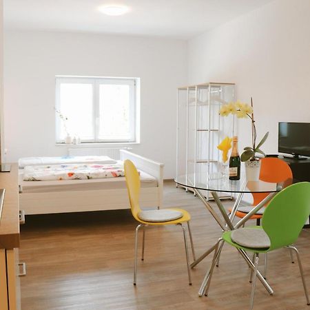Helles Apartment Fuer 1-2 Pers. Mit Parkplatz Und Wifi Kraiburg am Inn Luaran gambar