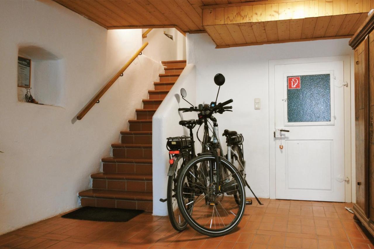 Helles Apartment Fuer 1-2 Pers. Mit Parkplatz Und Wifi Kraiburg am Inn Luaran gambar
