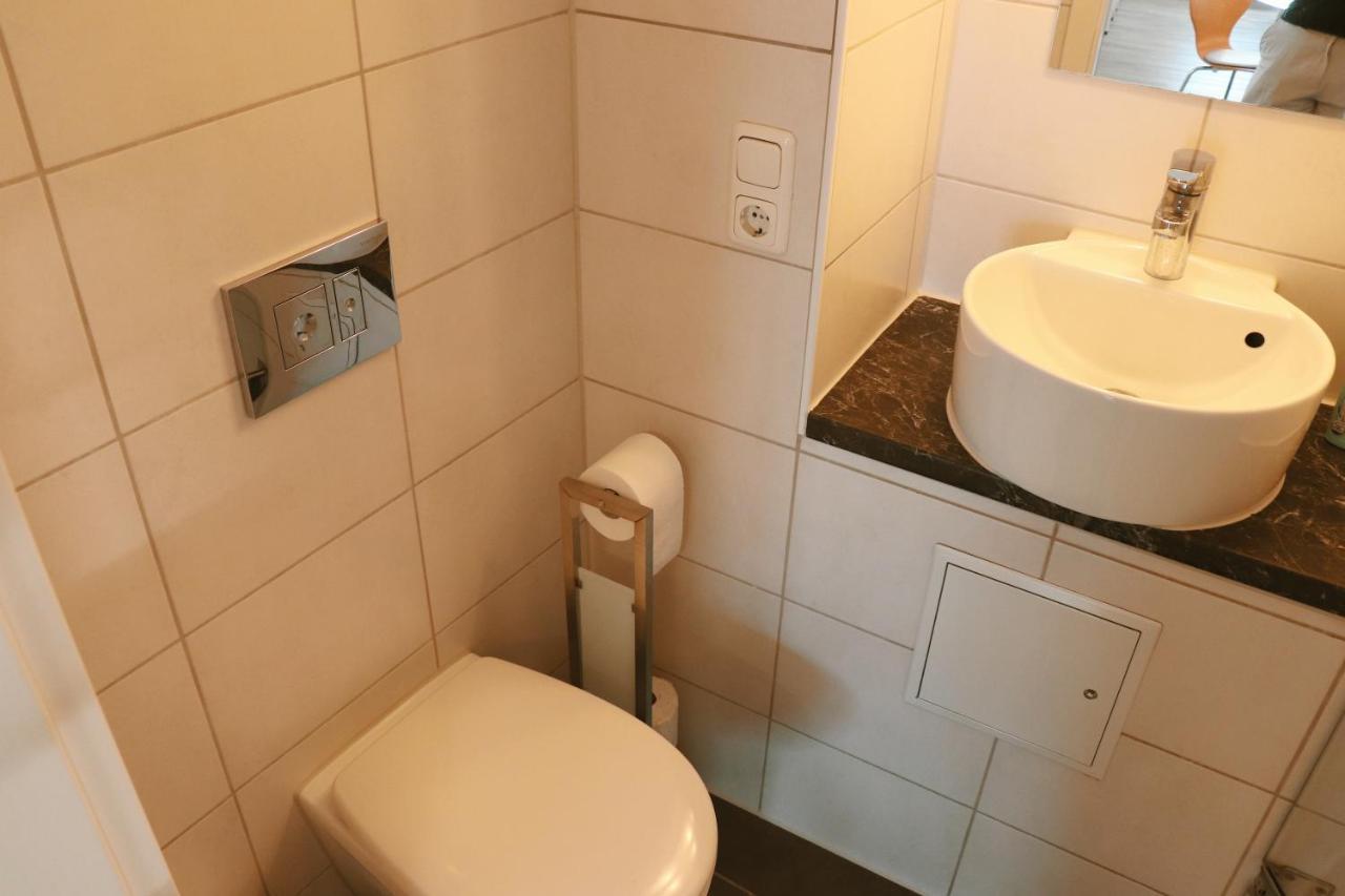 Helles Apartment Fuer 1-2 Pers. Mit Parkplatz Und Wifi Kraiburg am Inn Luaran gambar