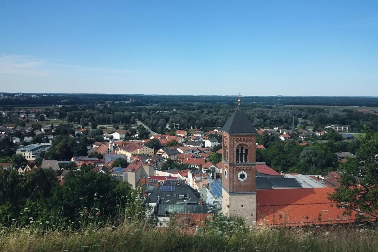 Helles Apartment Fuer 1-2 Pers. Mit Parkplatz Und Wifi Kraiburg am Inn Luaran gambar