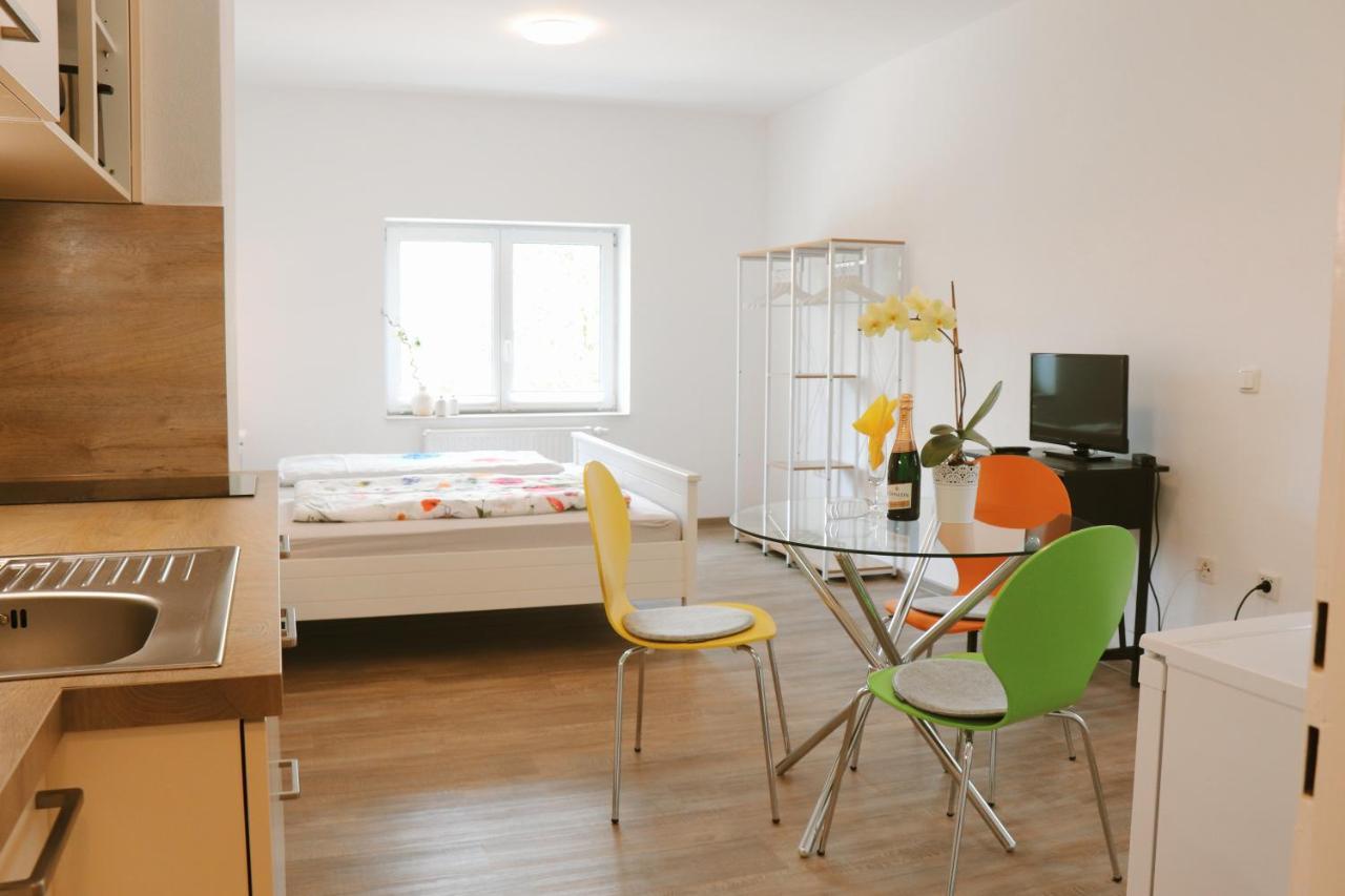 Helles Apartment Fuer 1-2 Pers. Mit Parkplatz Und Wifi Kraiburg am Inn Luaran gambar